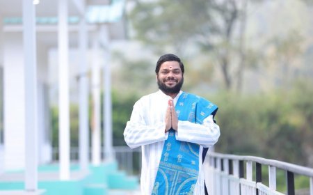 ज्योतिषाचार्य पंडित राकेश चतुर्वेदी से जानिए आज का राशिफल