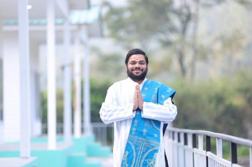 ज्योतिषाचार्य पंडित राकेश चतुर्वेदी से जानिए आज का राशिफल