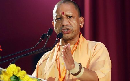 CM Yogi Adityanath: अपने बयान को लेकर फिर सुर्खियों में आए सीएम योगी बोले,  हिंदुओं से सीखें अनुशासन