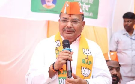 बाल बाल बचे Dimple Yadav से चुनाव हारने वाले योगी के मंत्री