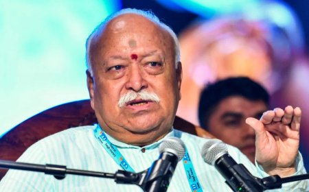 मोहन भागवत बोले— भारत और हिंदू एक ही, हिंदू राष्ट्र घोषित करने की ज़रूरत नहीं