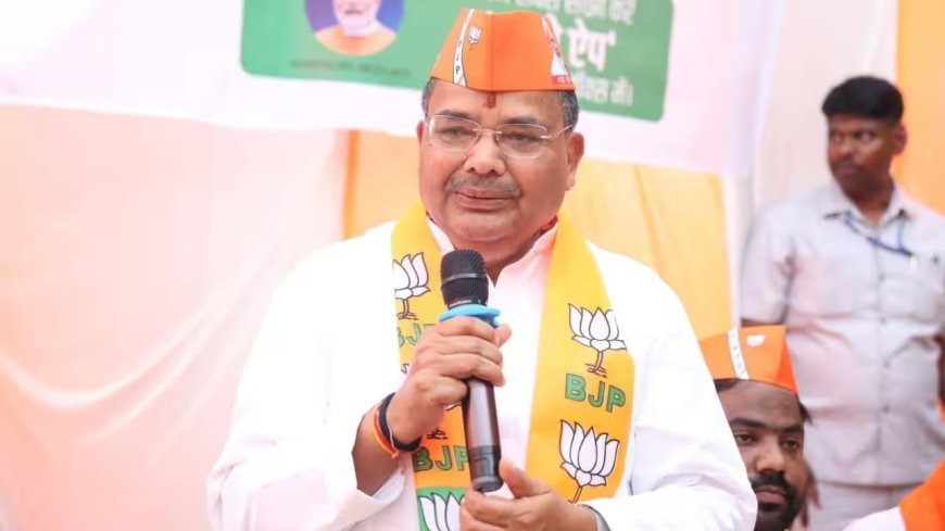 बाल बाल बचे Dimple Yadav से चुनाव हारने वाले योगी के मंत्री