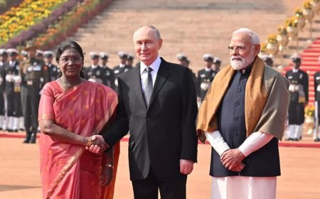 राष्ट्रीय भवन में Vladimir Putin को 21 तोपों की सलामी