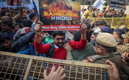 बांग्लादेश में हिंदू अल्पसंख्यकों पर हमले तेज, 6 महीनों में धर्म अपमान के 71 मामले दर्ज