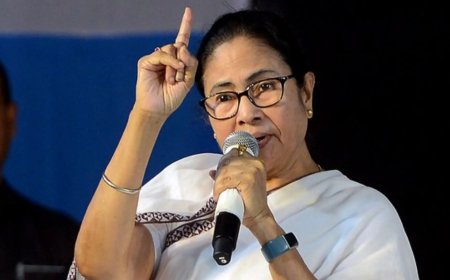 तुष्टीकरण के आरोपों पर ममता बनर्जी का जवाब: मैं धर्मनिरपेक्ष हूँ, सभी धर्मों में विश्वास करती हूँ
