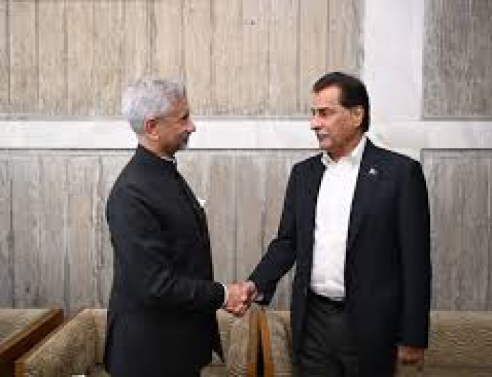 खालिदा जिया के अंतिम संस्कार में भारत-पाक सीनियर नेताओं की आमने-सामने मुलाकात