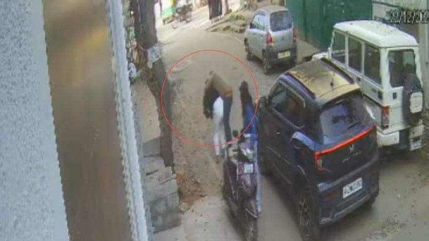 शादी का प्रस्ताव ठुकराने पर बेंगलुरु PG के बाहर युवती से छेड़छाड़ और हमला, CCTV में कैद घटना