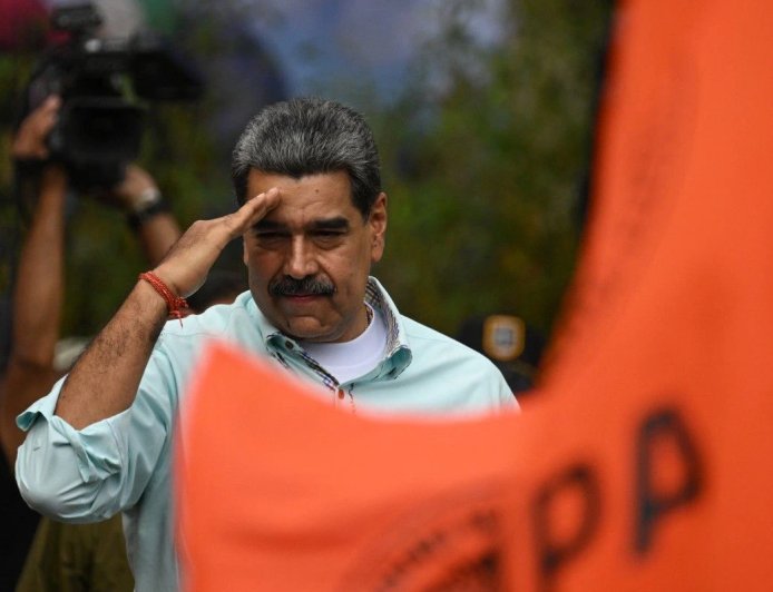 अमेरिका का दावा: वेनेजुएला के राष्ट्रपति निकोलस मादुरो अमेरिकी हिरासत में, 4 शहरों पर हुआ हमला